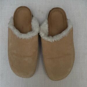 Jenni Kayne Shearling-Lined Tan Suede Slippers